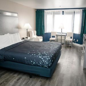 Anchor Beach Inn